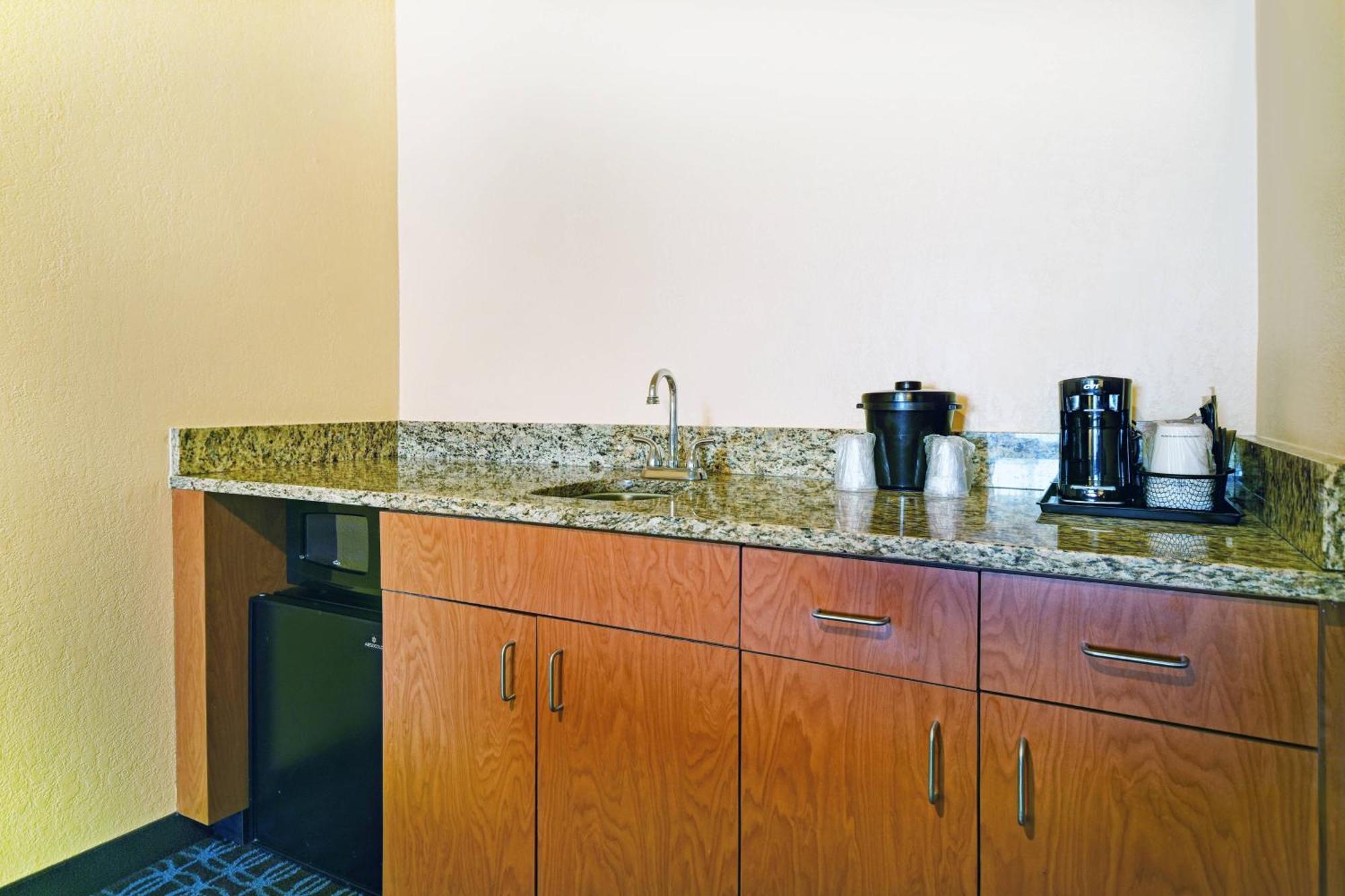 Fairfield Inn & Suites By Marriott Atlanta Vinings/Galleria Smyrna Ngoại thất bức ảnh